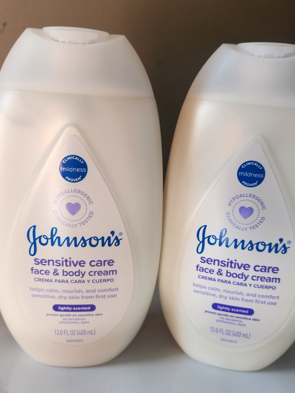 Johnson's Sensitive Care Face & Body Cream - White